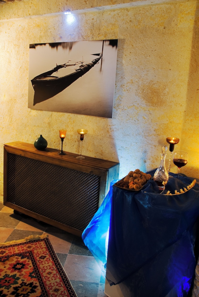 

Verona - Ayvalı - Cappadocia Perimasali Cave Hotel