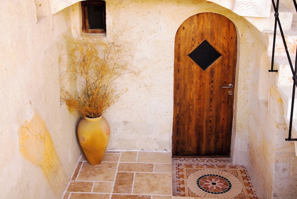 

Palermo - Ayvalı - Cappadocia Perimasali Cave Hotel