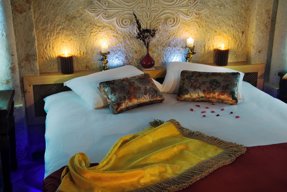 

Torino - Ayvalı - Cappadocia Perimasali Cave Hotel