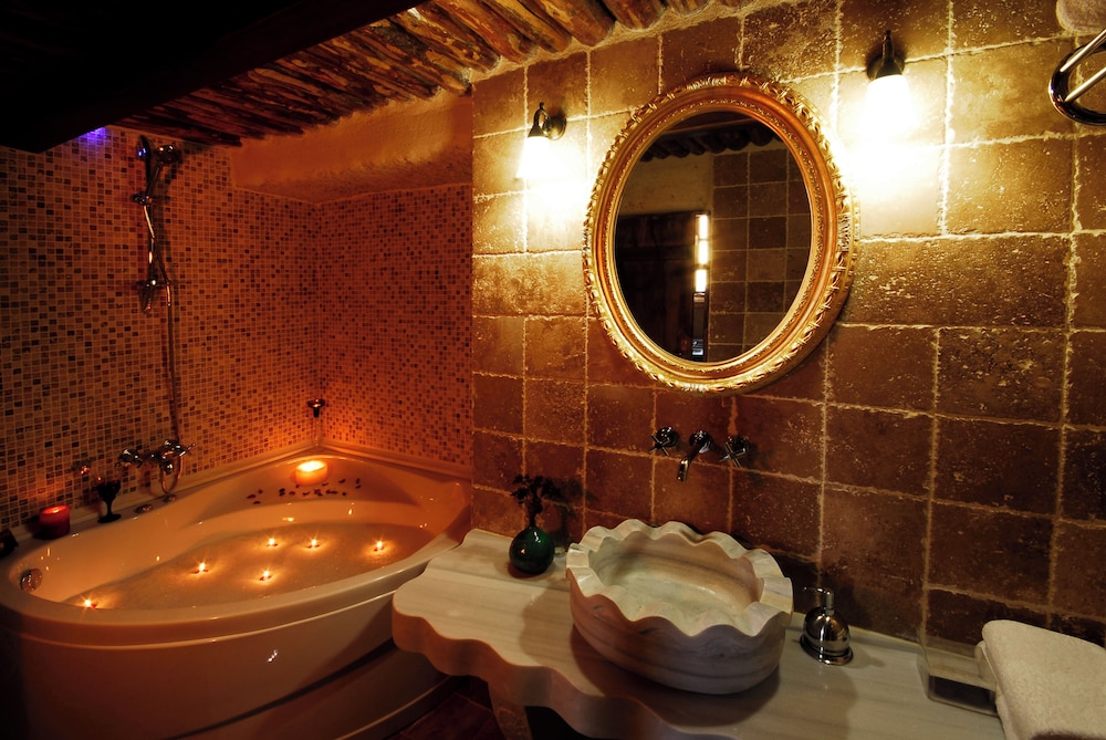 

Verona - Ayvalı - Cappadocia Perimasali Cave Hotel
