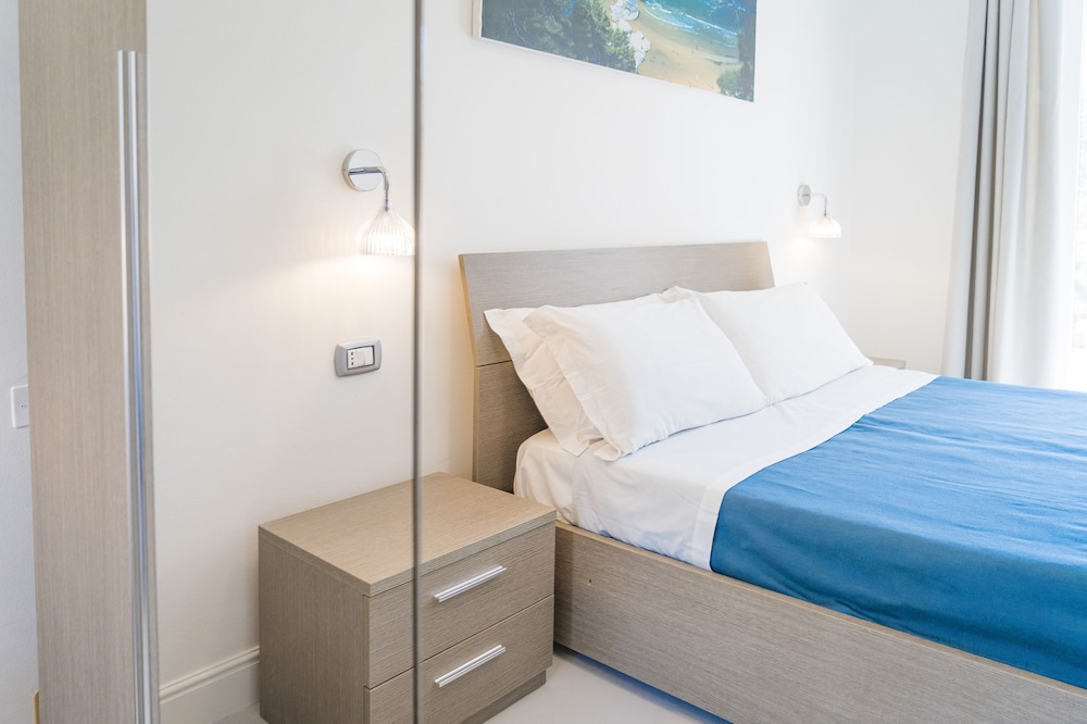 

Milano - Castro di Lecce - Hotel Orsa Maggiore