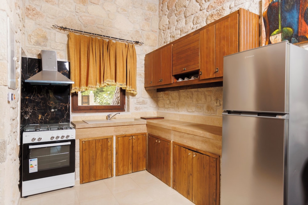 

Bologna - Kassandra - Paliouri - Akritas Ef Zin Villas & Suites