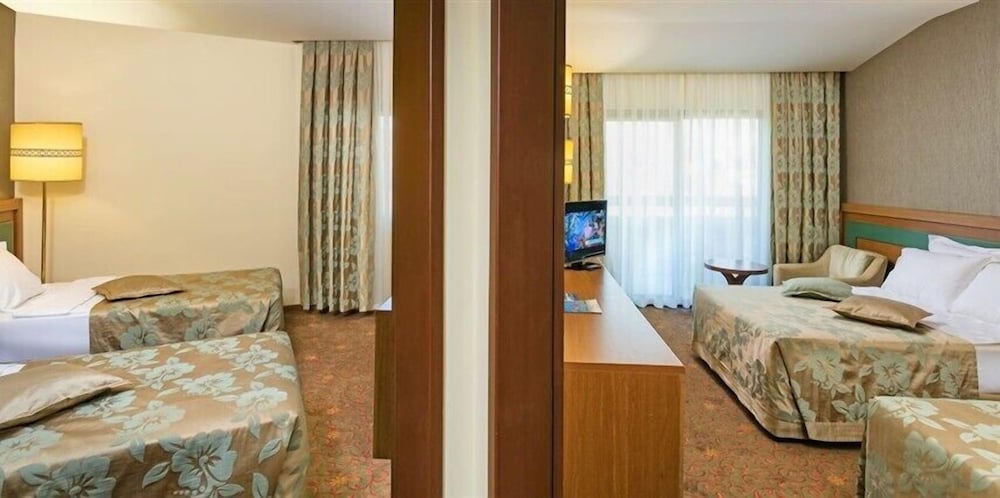 

Verona - Okurcalar - Özkaymak İncekum Resort Hotel
