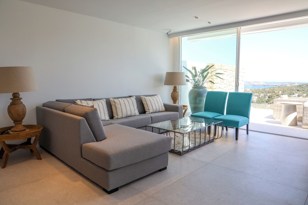 

Lamezia Terme - San José de Sa Talaia - Cala Vadella Panoramic Retreat
