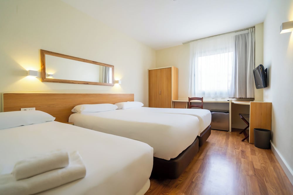 

Lamezia Terme - Elche - Hotel YIT Ciudad de Elche