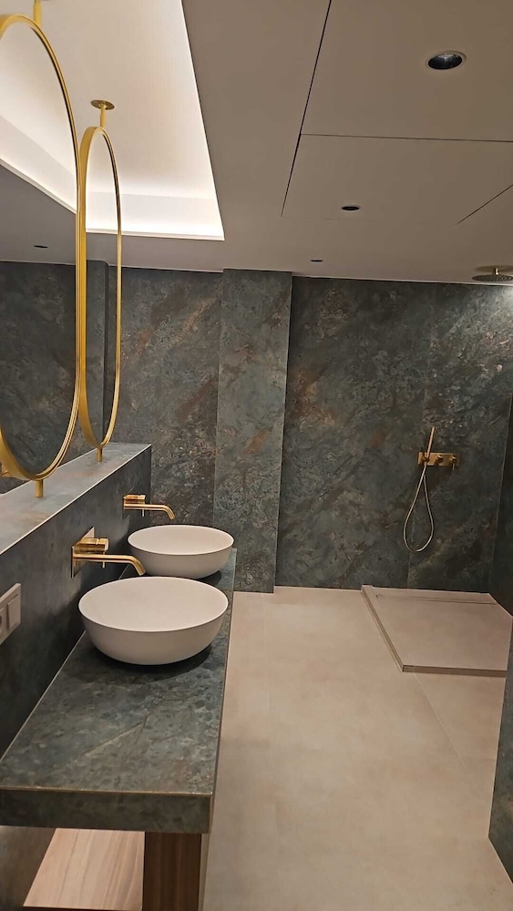 

Roma - Elche - Hotel YIT Ciudad de Elche