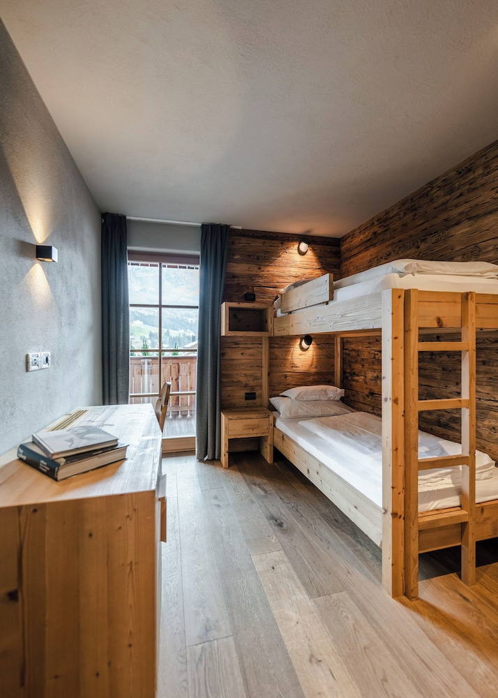 

Bari - Corvara in Badia - Sportony Mountain Lodges
