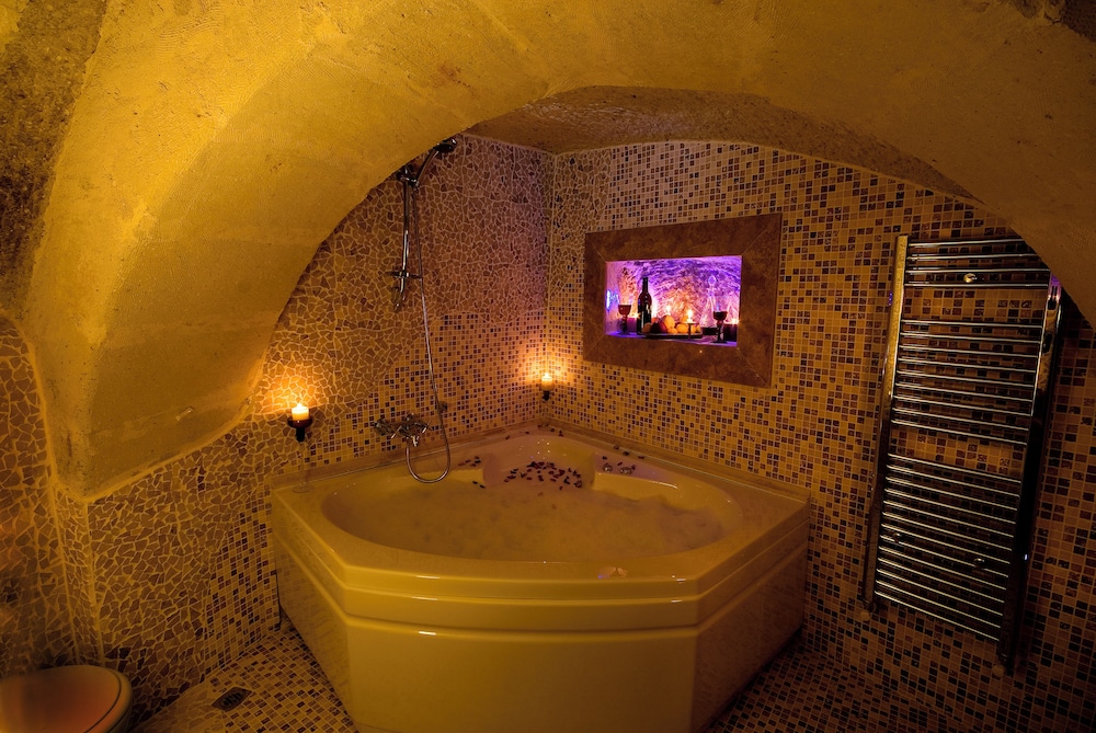 

Venezia - Ayvalı - Cappadocia Perimasali Cave Hotel