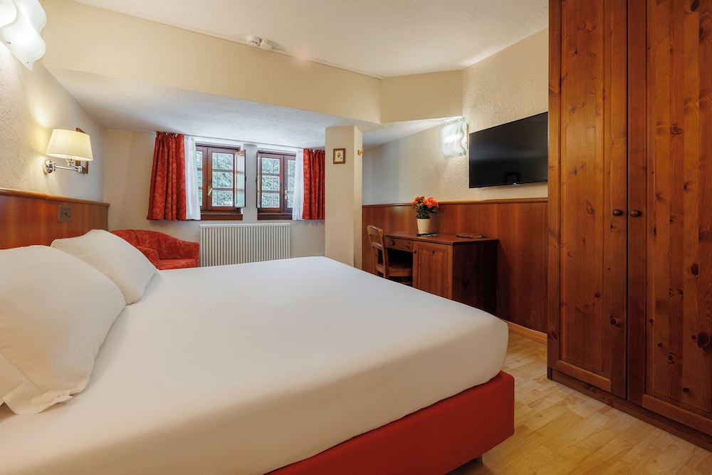 

Olbia - La Thuile - IH Hotels Courmayeur Mont Blanc Resort