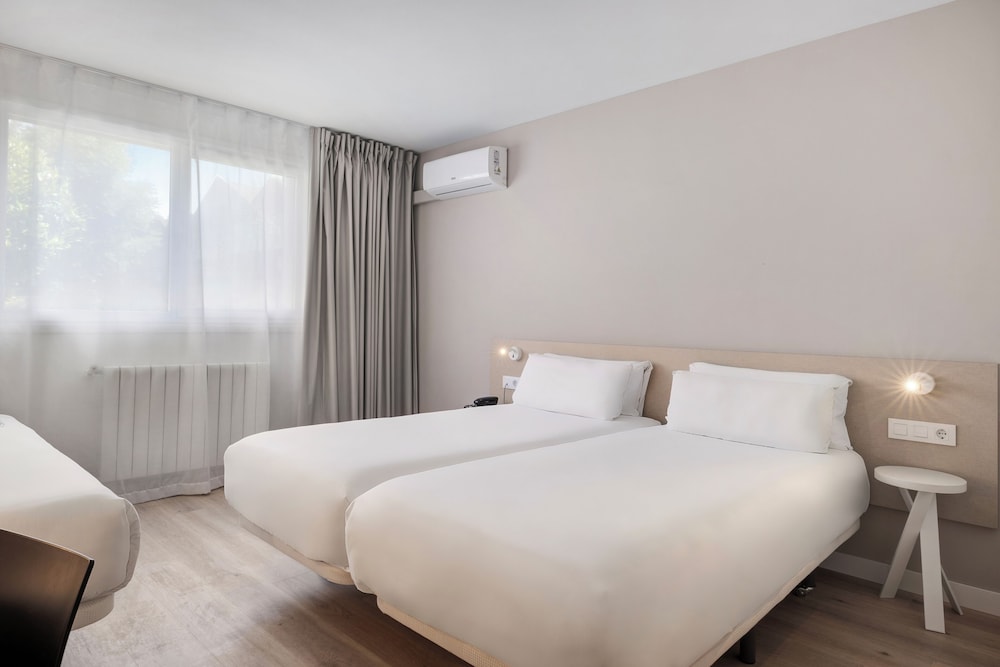 

Milano - Oviedo - B&B HOTEL Oviedo