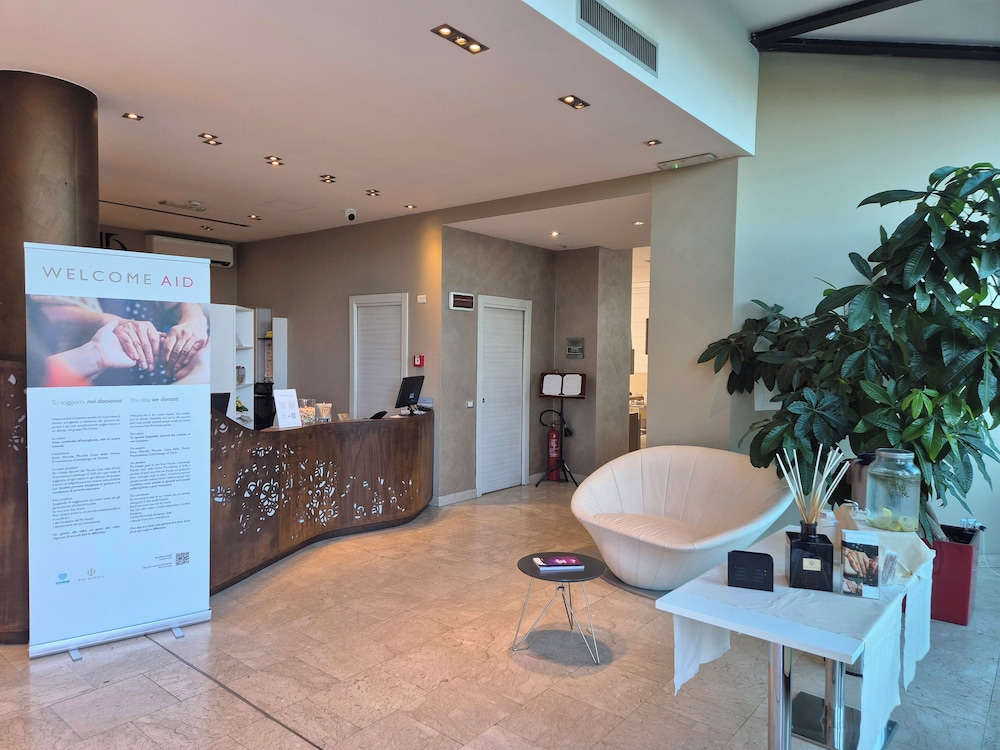 

Bari - Lainate - Phi Hotel Milano