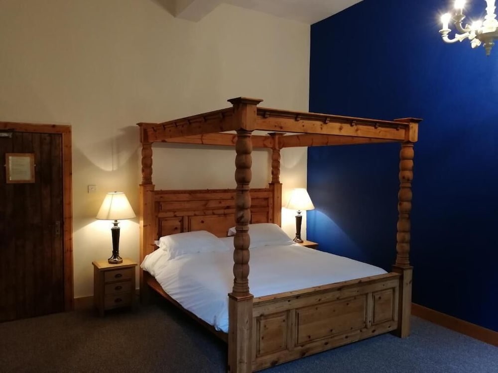 

Bologna - Stirling - Broomhall Castle Hotel