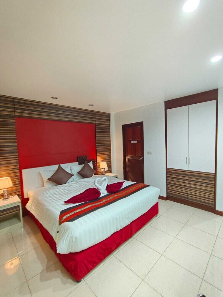 

Bologna - Kathu - Patong Max Value Hotel