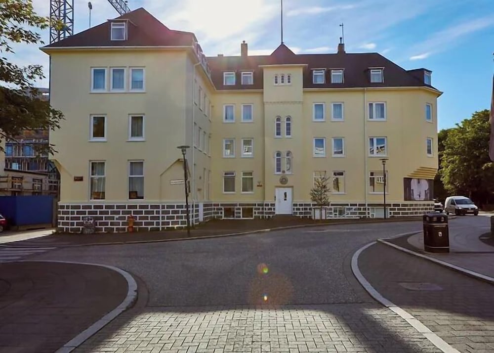 

Milano - Reykjavik - Castle Guesthouse