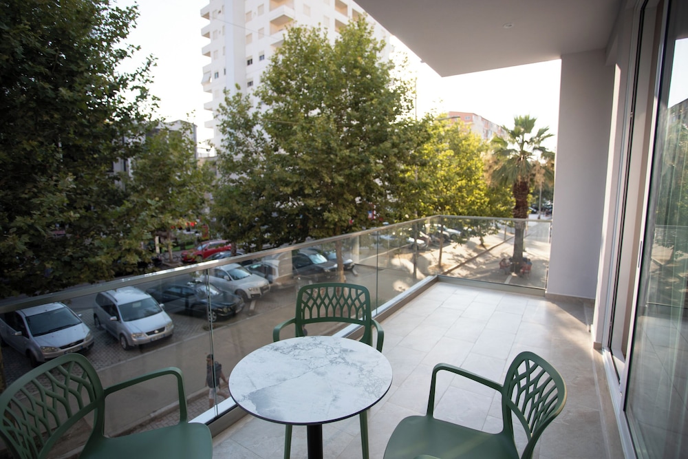 

Catania - Durrës - Nayel Hotel