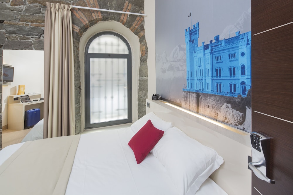 

Napoli - Trieste - B&B Hotel Trieste