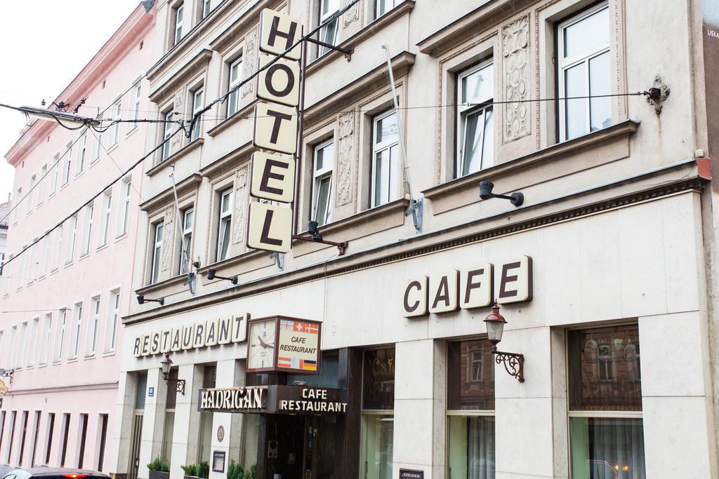 

Napoli - Vienna - Hotel Hadrigan