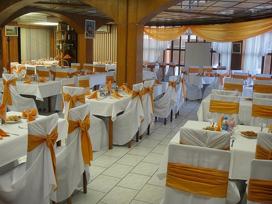 

Pisa - Budapest - Hotel Amadeus