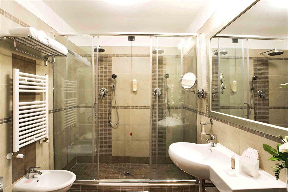 

Reggio Calabria - Bologna - Hotel Cosmopolitan Bologna