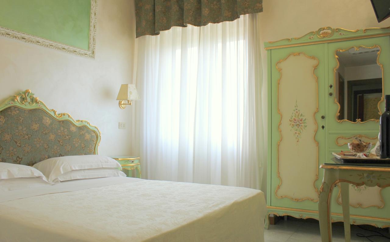 

Catania - Roma - Hotel Romulus