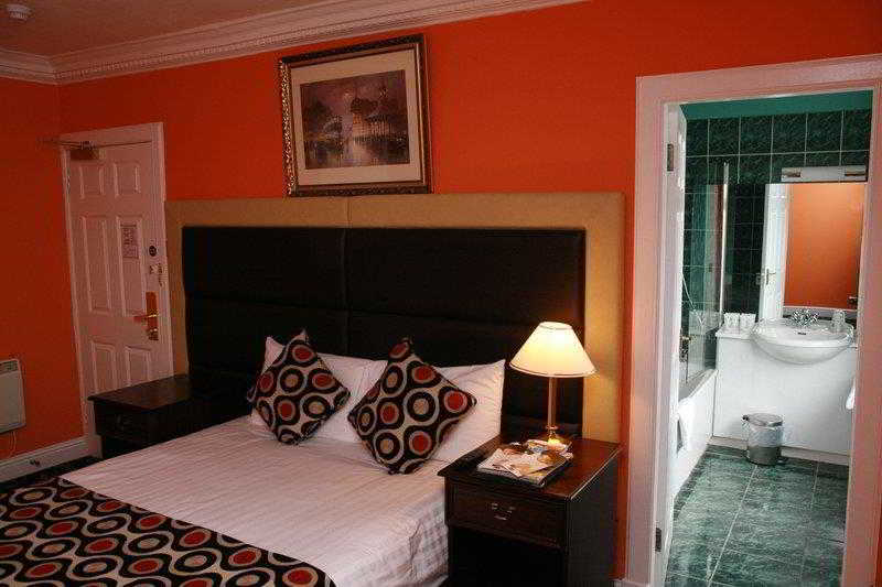 

Catania - Fort William - The Imperial Hotel