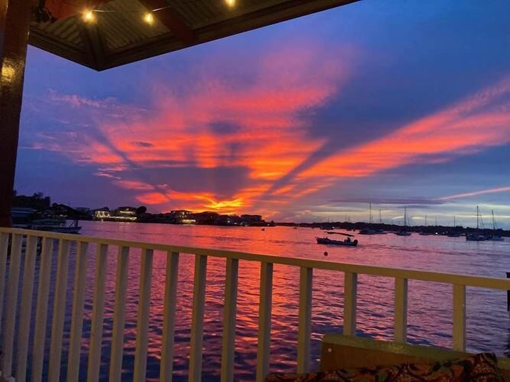 

Milano - Bocas del Toro - Los Balcones over the sea