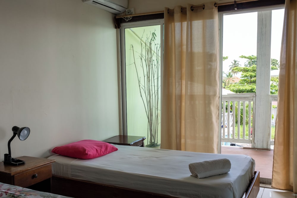 

Milano - Bocas del Toro - Los Balcones over the sea