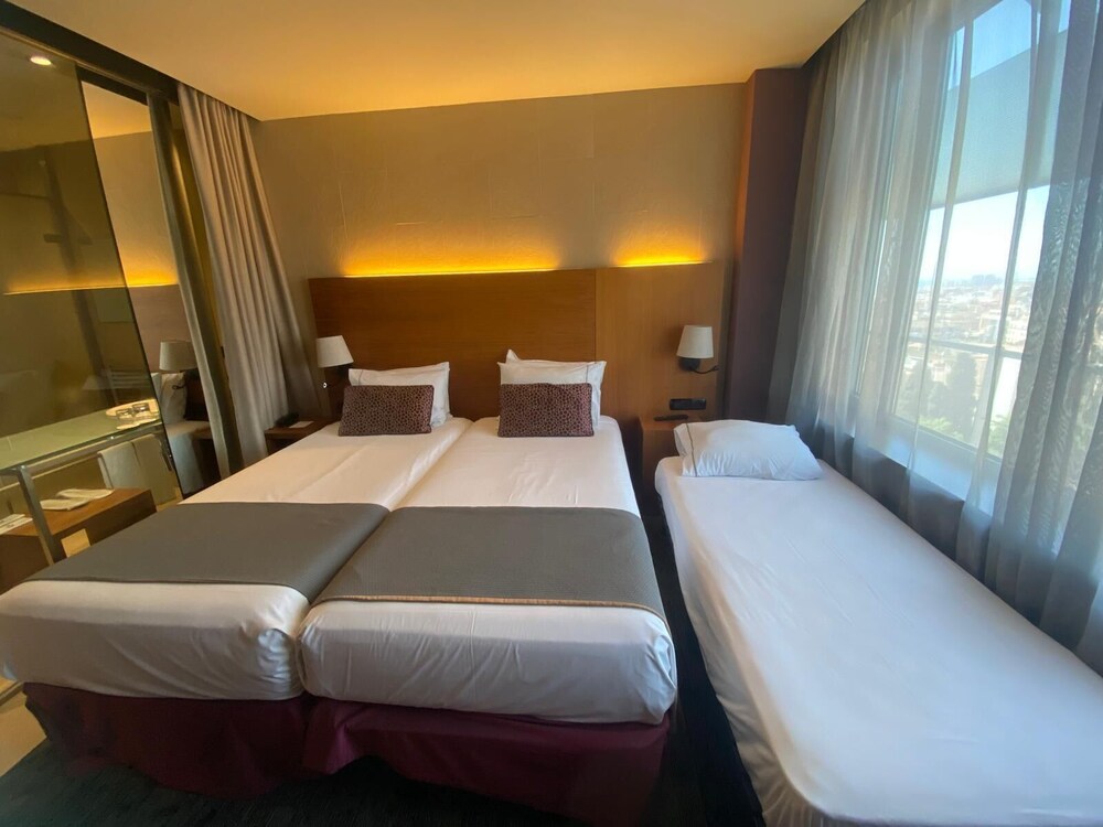 

Napoli - Montcada - Hotel Badalona Tower