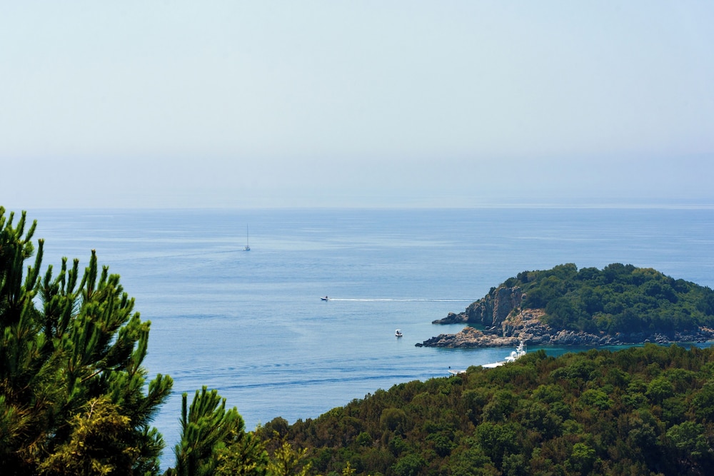 

Milano - Syvota - The Dandy Horizon