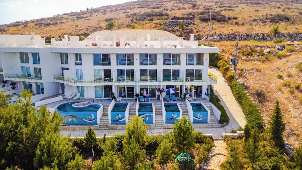

Catania - Himarë - Stone Beach Residence Adults Only Resort