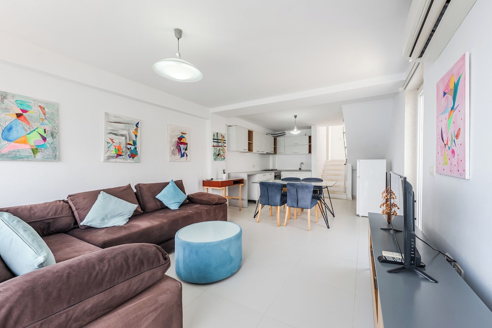 

Bari - Himarë - Stone Beach Residence Adults Only Resort