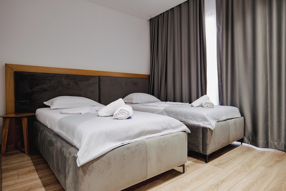 

Venezia - Sarandë - Hotel Vola