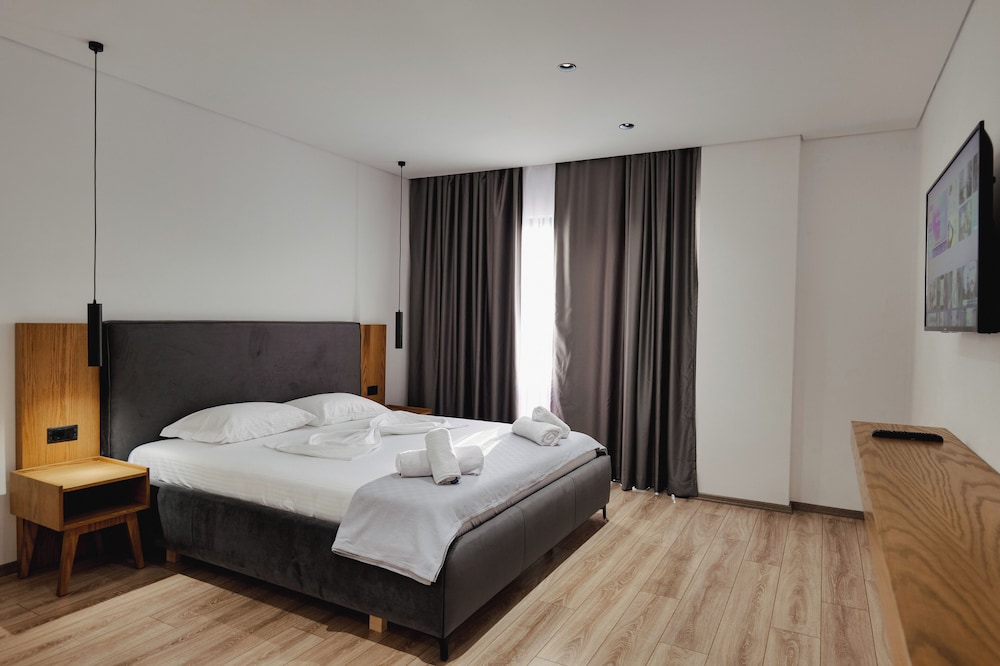 

Bari - Riviera Albanese - Hotel Vola