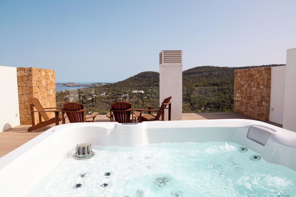 

Milano - Es Cubells - Cala Vadella Panoramic Retreat