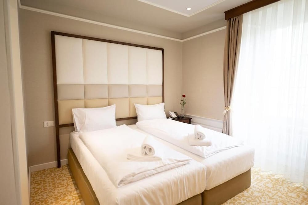 

Roma - Sent - Scuol Palace - Culture, Nature & Health