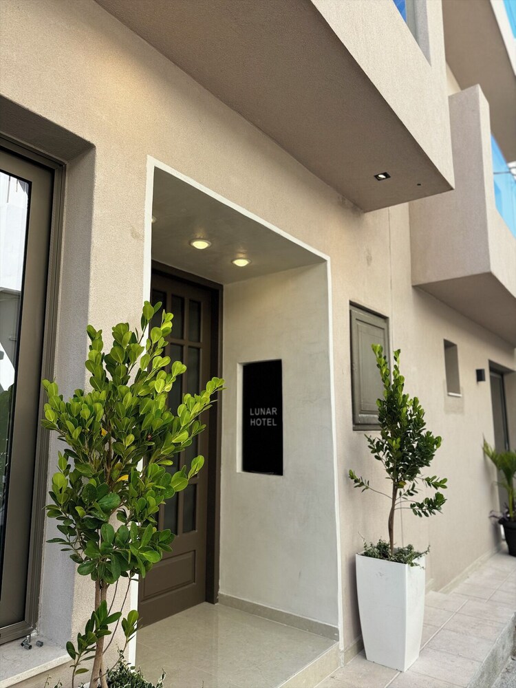 

Verona - Kato Gouves - Lunar Hotel