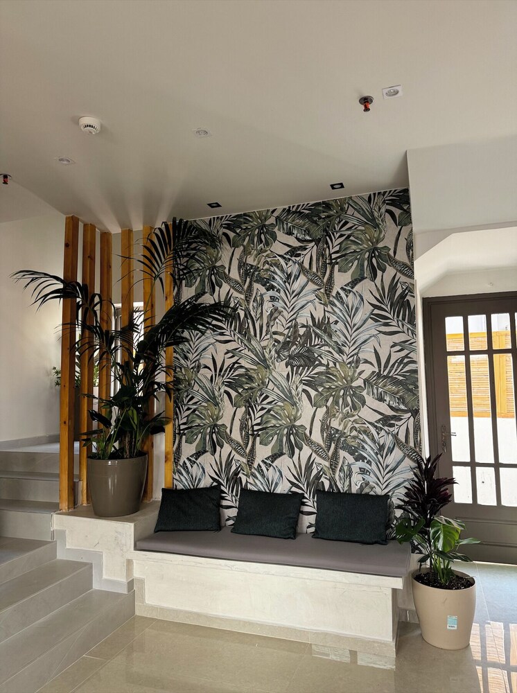 

Lamezia Terme - Hersonissos - Lunar Hotel Modern Boutique