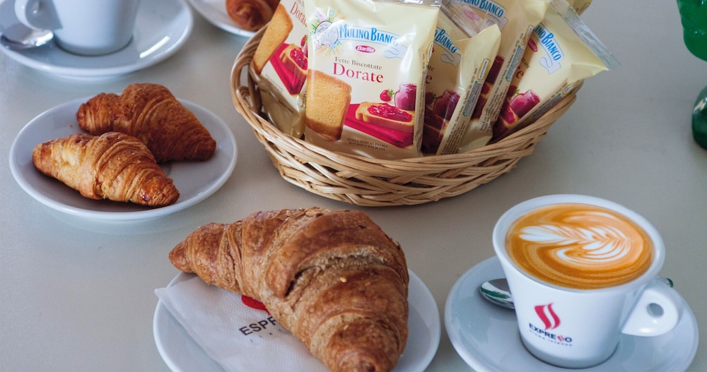 

Milano - Casalnuovo di Napoli - Hotel Serena