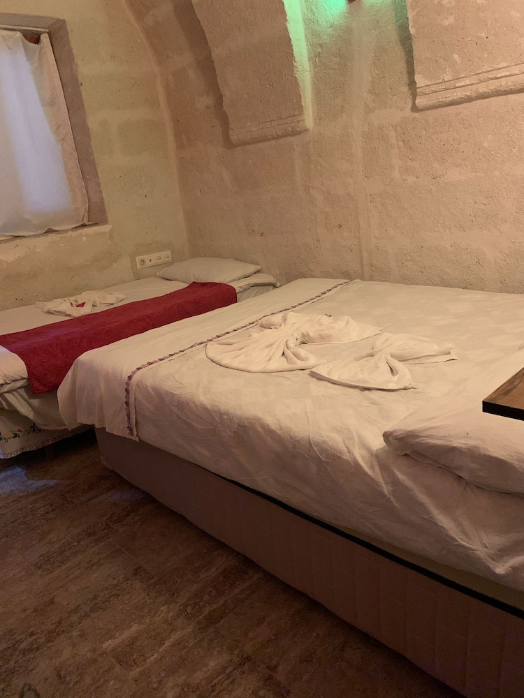 

Bologna - Çavuşin - ULAŞ CAVE HOTEL