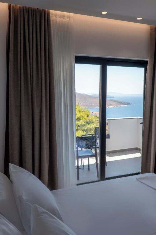 

Milano - Sarandë - Arrei Hotel