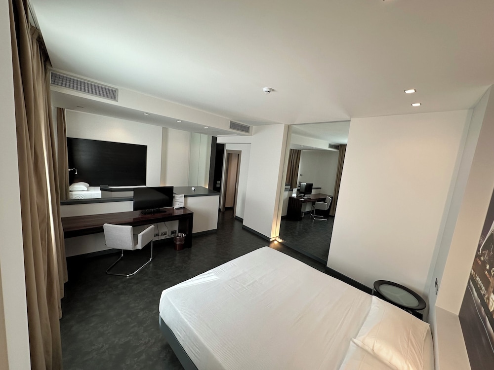 

Roma - Como - Hotel Cruise