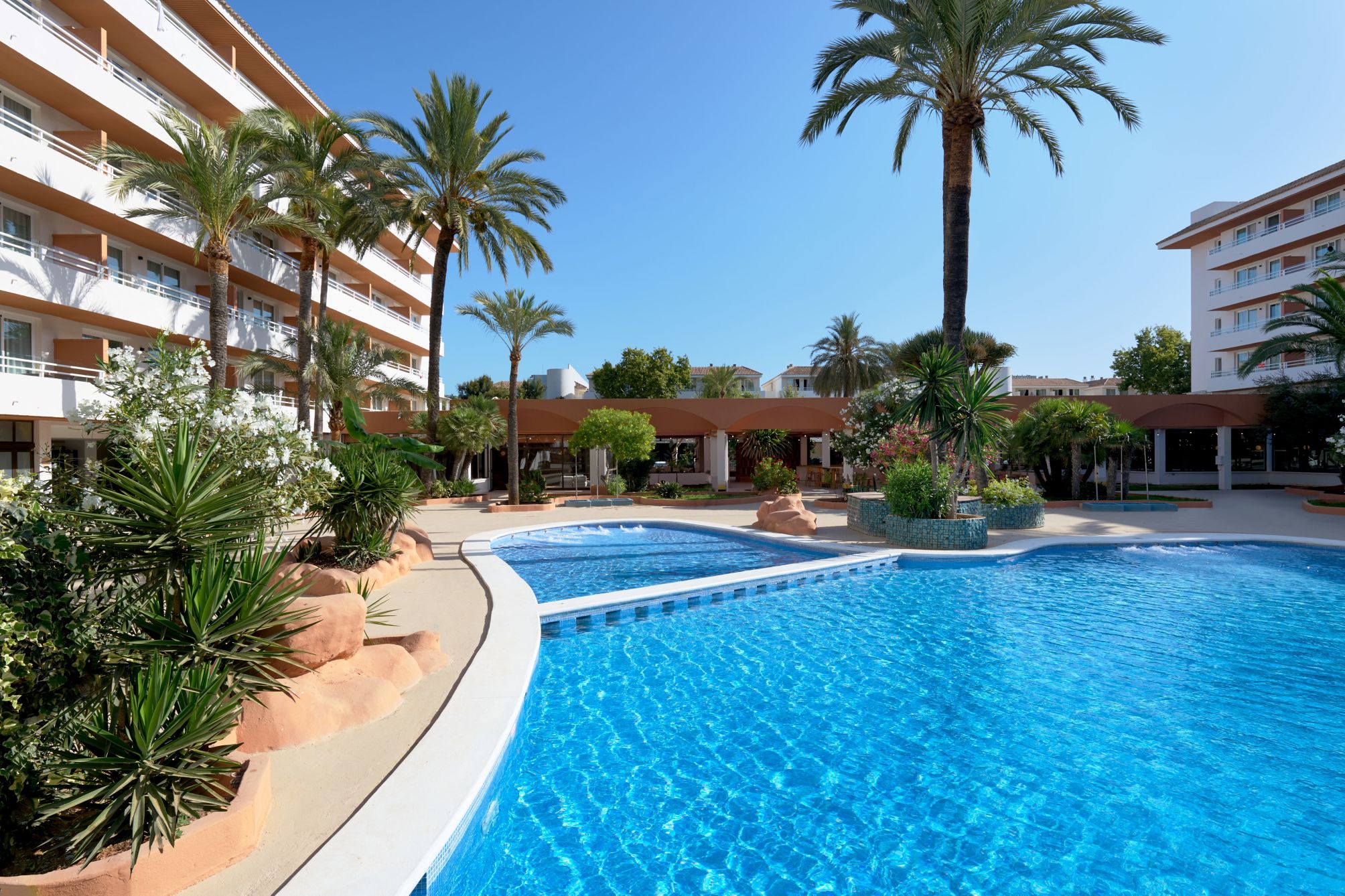 

Brindisi - Santa Ponsa - tent Calvia Beach