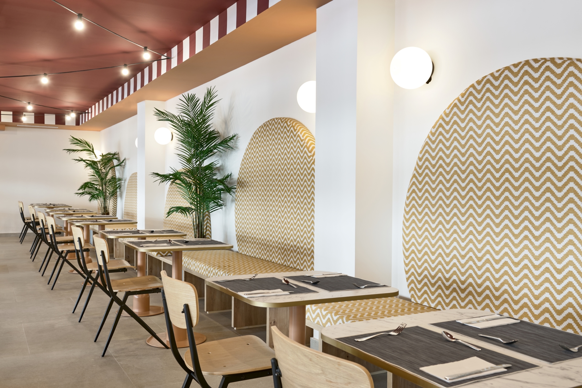 

Brindisi - Santa Ponsa - tent Calvia Beach
