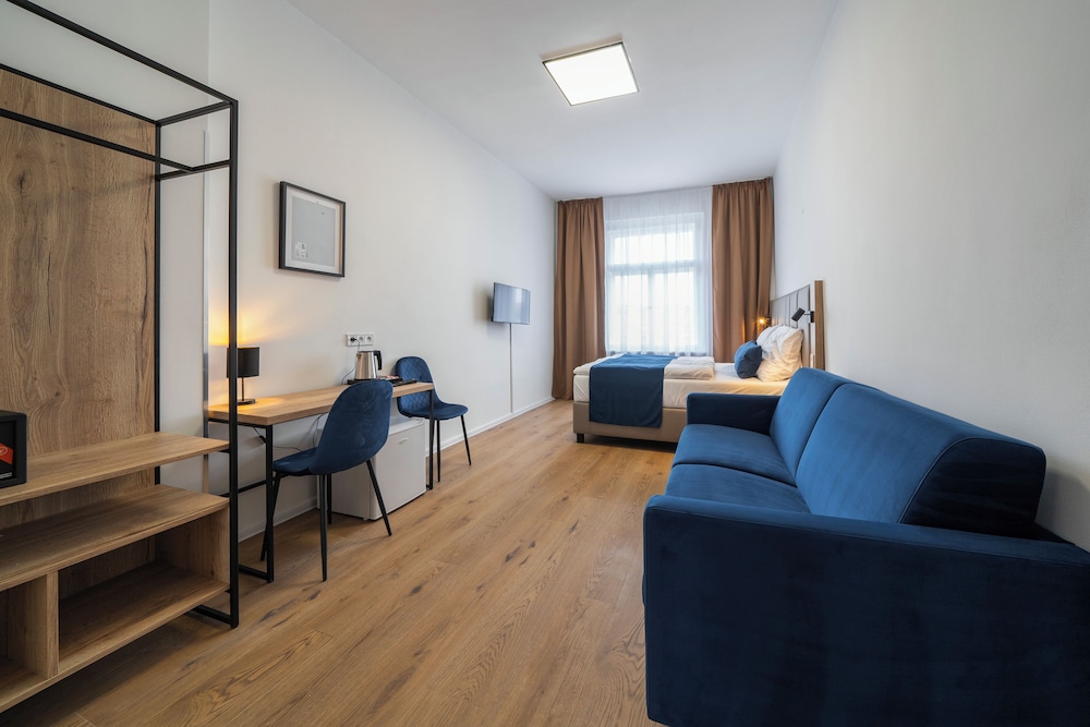 

Milano - Zdiby - Hotel LEON