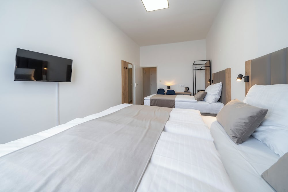 

Roma - Zdiby - Hotel LEON