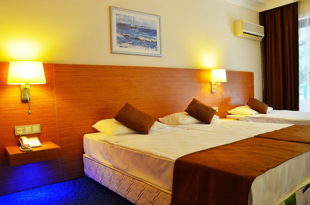 

Milano - Menderes - Hotel Grand Efe