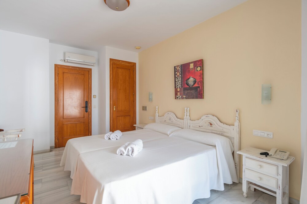 

Milano - Nerja - Hotel Playamaro