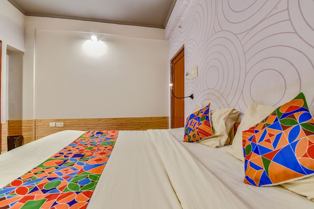 

Roma - Jaipur - FabHotel Shekhawati Palace