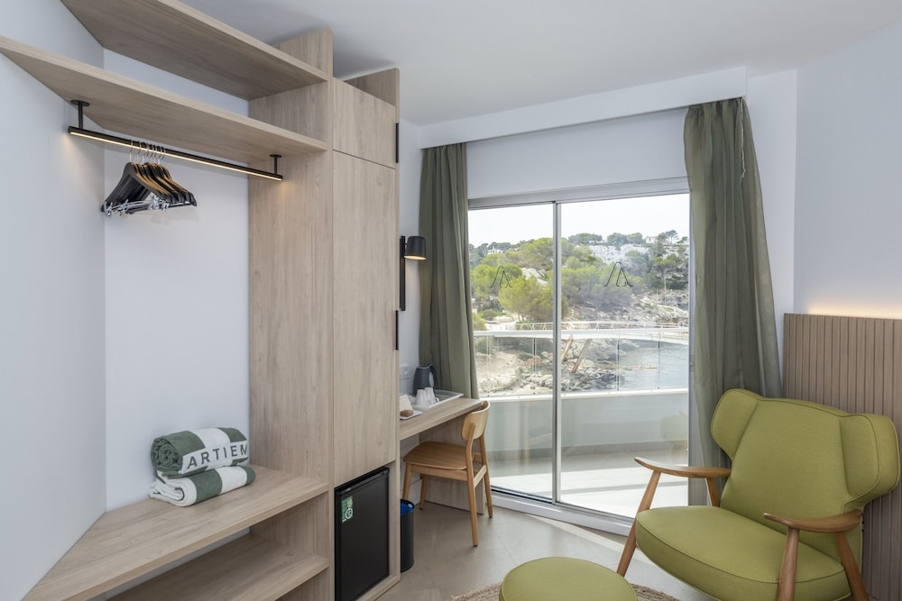 

Cagliari - Cala Galdana - ARTIEM Audax - Adults Only Hotel
