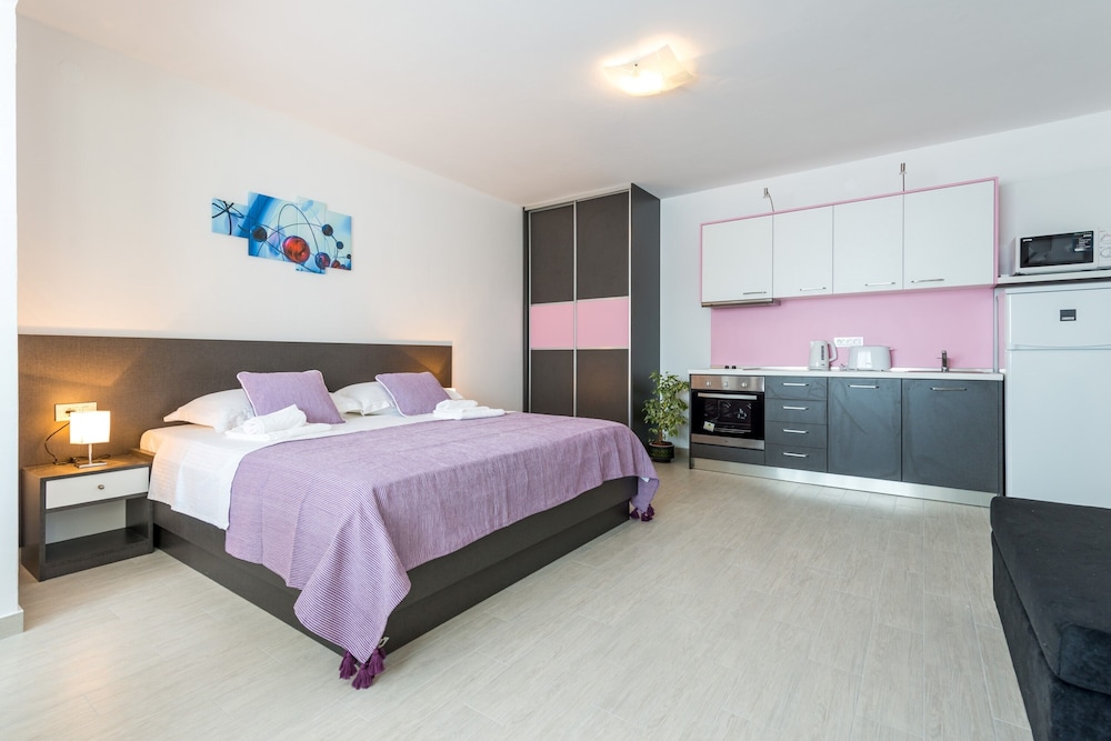 

Bologna - Čilipi - Apartments Villa Kabalero